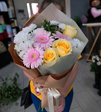 Букет цветов из:  Герберы, Розы и Хризантемы в Лидино