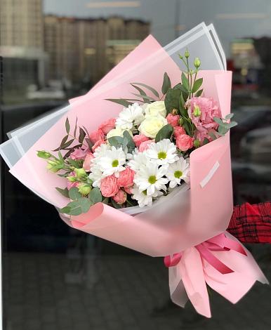 Букет цветов из: Розы, Лизиантусы и Хризантемы в Лидино